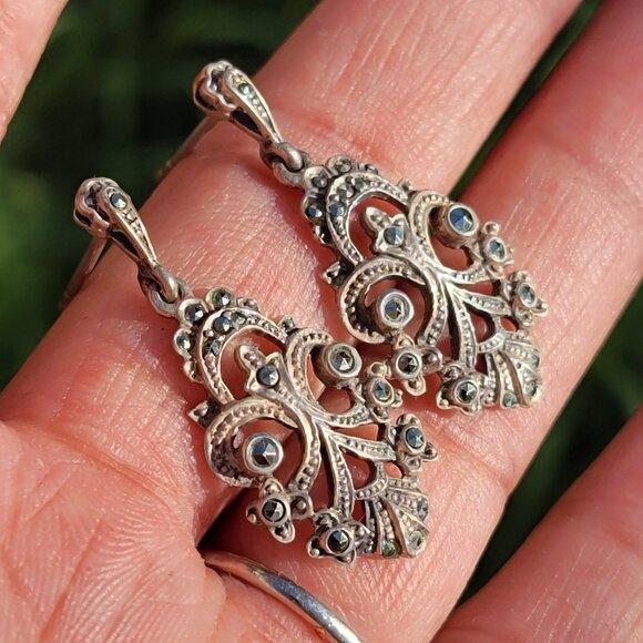 Vintage 925 sterling silver Art Deco ornate marcasite adorned unique earrings - Picture 2 of 16